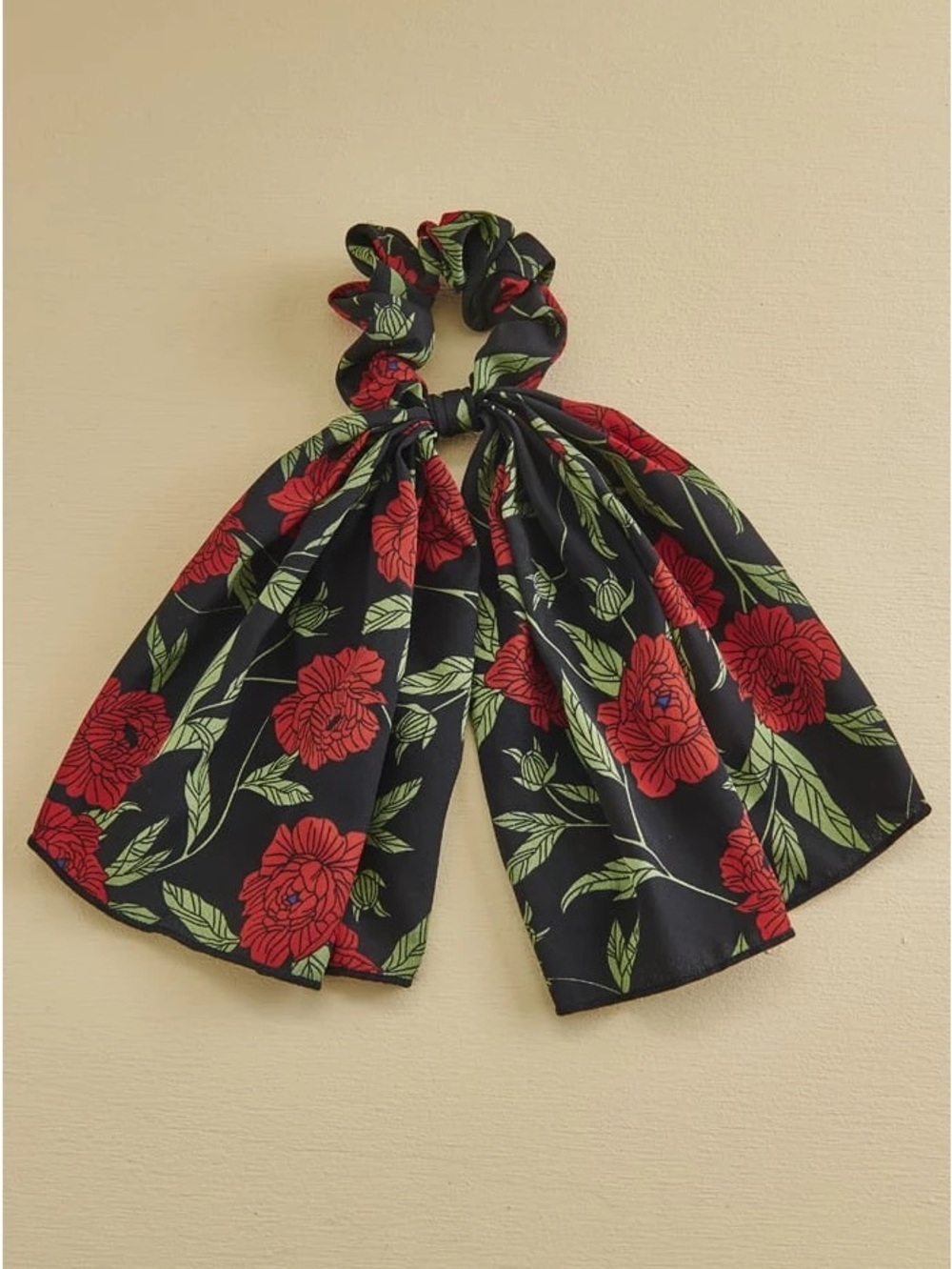 Earthbound Red Camellia Flower
Scrunchie Scarf for Hair, Red/Black, NWT